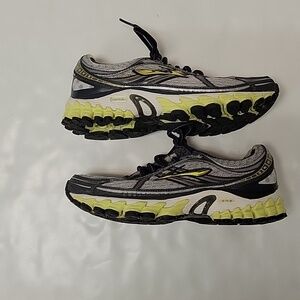 Brooks Trance 11 sz 6 women's running shoes